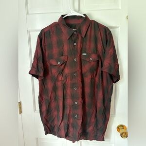 DIXXON Flannel The Bishop Short Sleeve Button Up in Red/Black, Size Large (L)